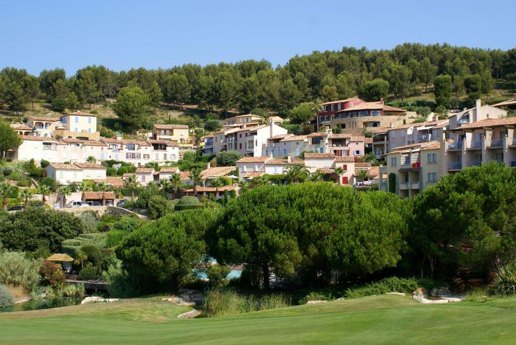 Hameau Des Amandiers-Vue Mer & Golf Saint-Cyr-sur-Mer Dış mekan fotoğraf